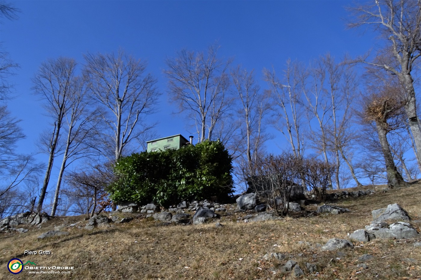 20 Al Passo Pertulena con roccolo (1040 m).JPG